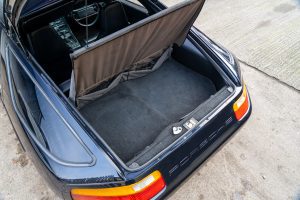 1988 Porsche 928 S4 - 77